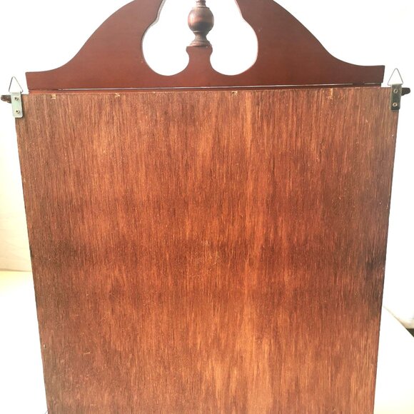 1960s Solid Wood Curio Cabinet w/ Teardrop Brass Pull AND 8 Vintage Knick-Knacks - Picture 4 of 13
